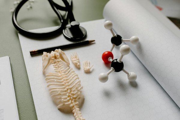 Les critères essentiels pour bien acheter des chaussures orthopédiques pour hommes